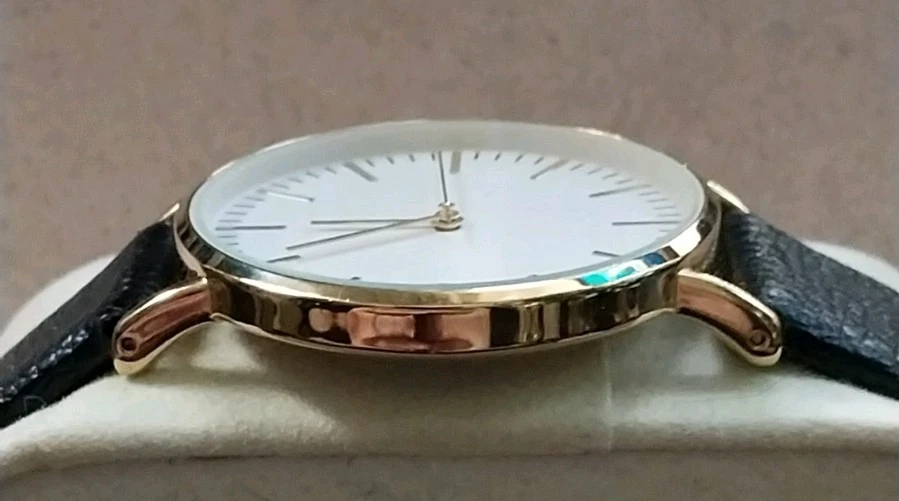 H&M Gold Tone Stainless Steel Quartz Watch 267512 Black Band White Dial New Batt - Image 3 of 4