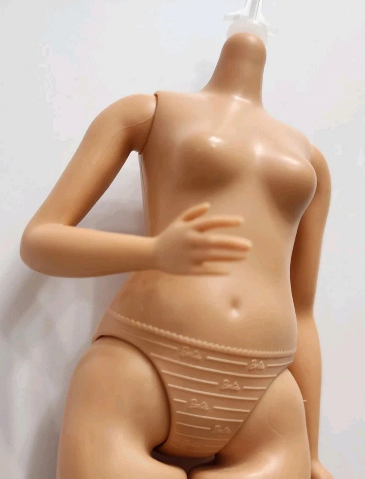 MUÑECA BARBIE NUDE BODY ONLY CURVY FASHIONISTAS CAUCÁSICA PARA REPUESTO O DE ROBLE Foto 3 de 4