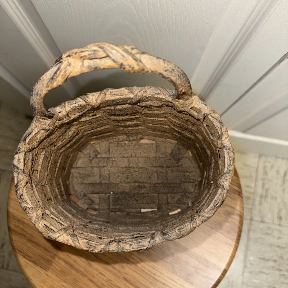 Wall pocket hanging basket.  Unbranded  - Image 3 of 4
