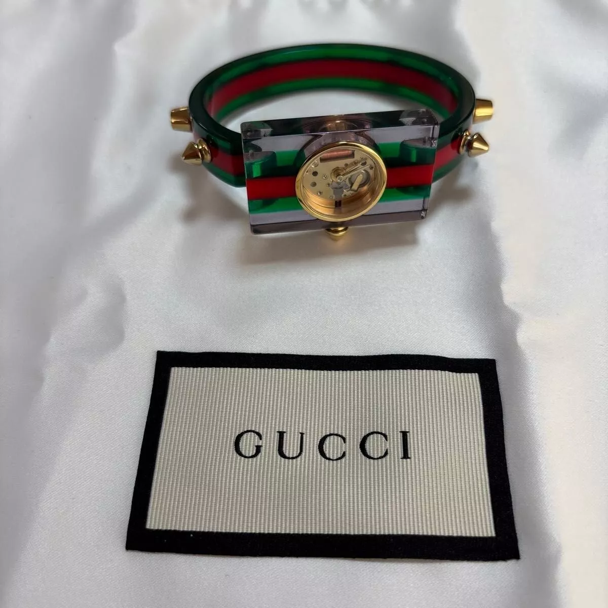 Montre femme Gucci 143,5 quartz cadran doré ronde analogique vintage du Japon