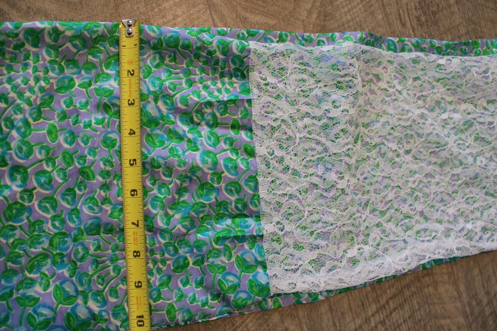 Lightweight Infinity Loop Accent Scarf Floral Lac… - image 9