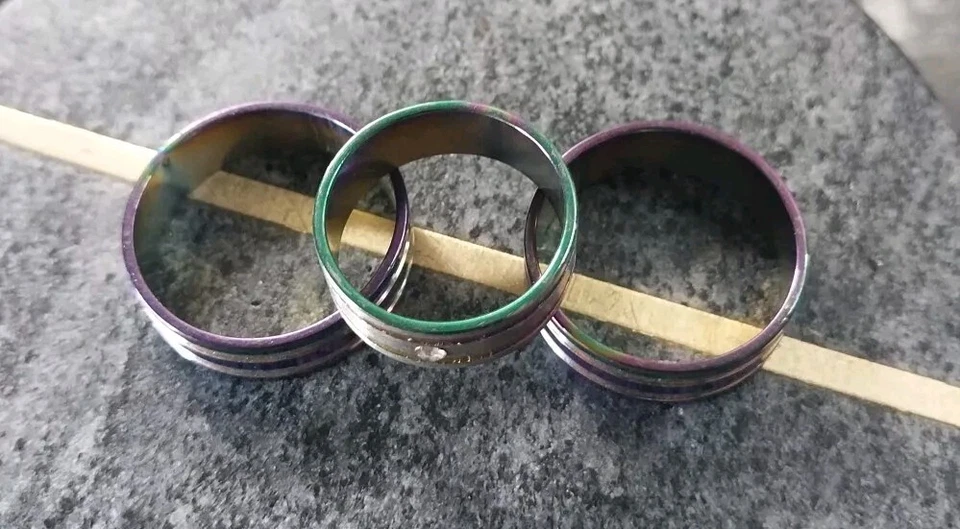 Обручальные кольца из нержавеющей стали разноцветные. 3 штуки - Изображение 2 из 4