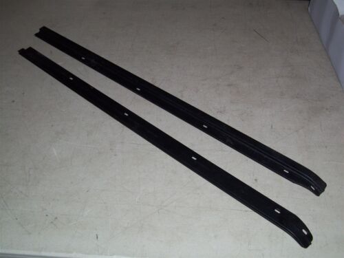 Jeep Wrangler YJ Factory Soft Top Windshield Retainer Top Rail Channel