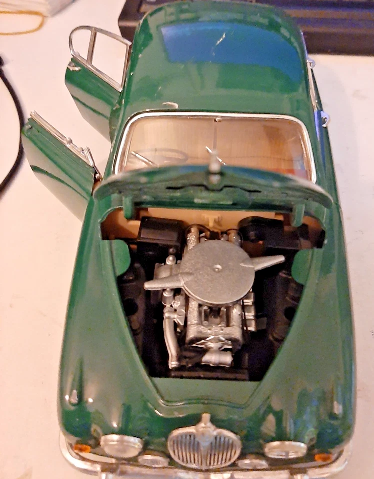 MODELLINO JAGUAR MARK II 1959 - MAISTO 1 : 18 SPECIAL EDITION - Immagine 4 di 4