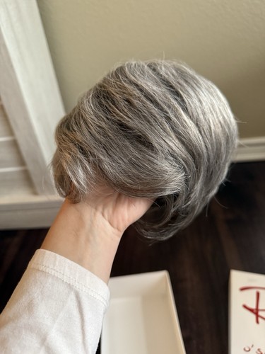 Jon Renau Silver/Gray Layered Short Cut Wig Pre-Owned W/Box No Tags Older - Picture 4 of 9