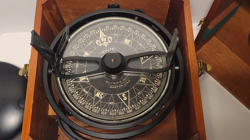 U.S.N. Brújula cardán Wilfrid O blanca iluminada Pelorus en caja de madera original Foto 2 de 4