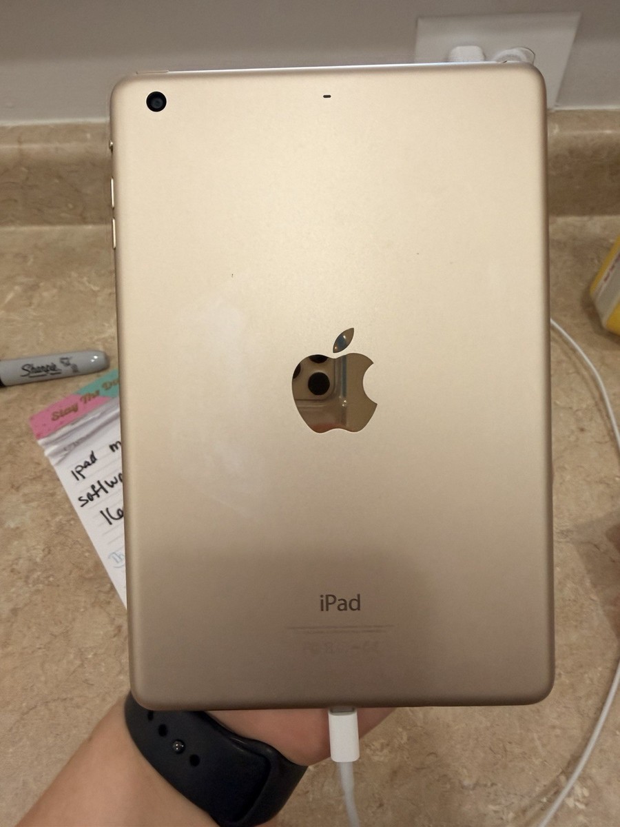 Apple iPad (3rd Generation) A1416 16 GB, Wi-Fi, 9.7 in - White for