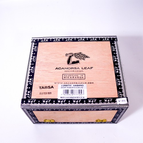 Caja de cigarros de madera Lunatic Short Robusto Habano 6,5" x 5,5" x 3,5" - Imagen 7 de 10