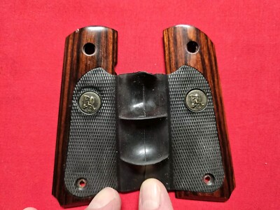 Pachmayr Colt 1911/1911A1 45 ACP Medallion Grip's. No Screws. Wood