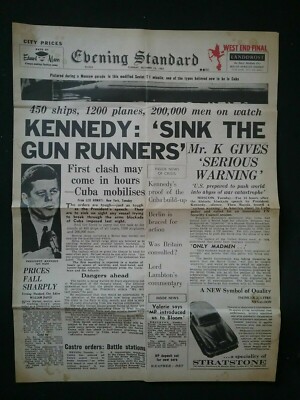 J F KENNEDY ZEITUNG, KUBANISCHE RAKETENKRISE 1962 23. OKTOBER VORDER- UND RÜCKSEITEN