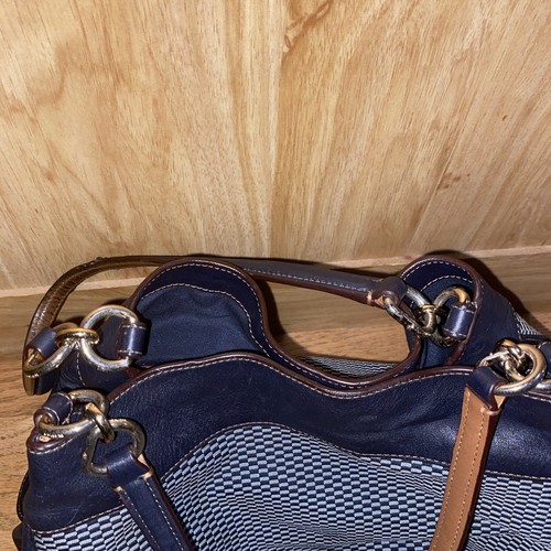 Authentic Coach Hallie Shoulder Bag - Picture 3 of 24