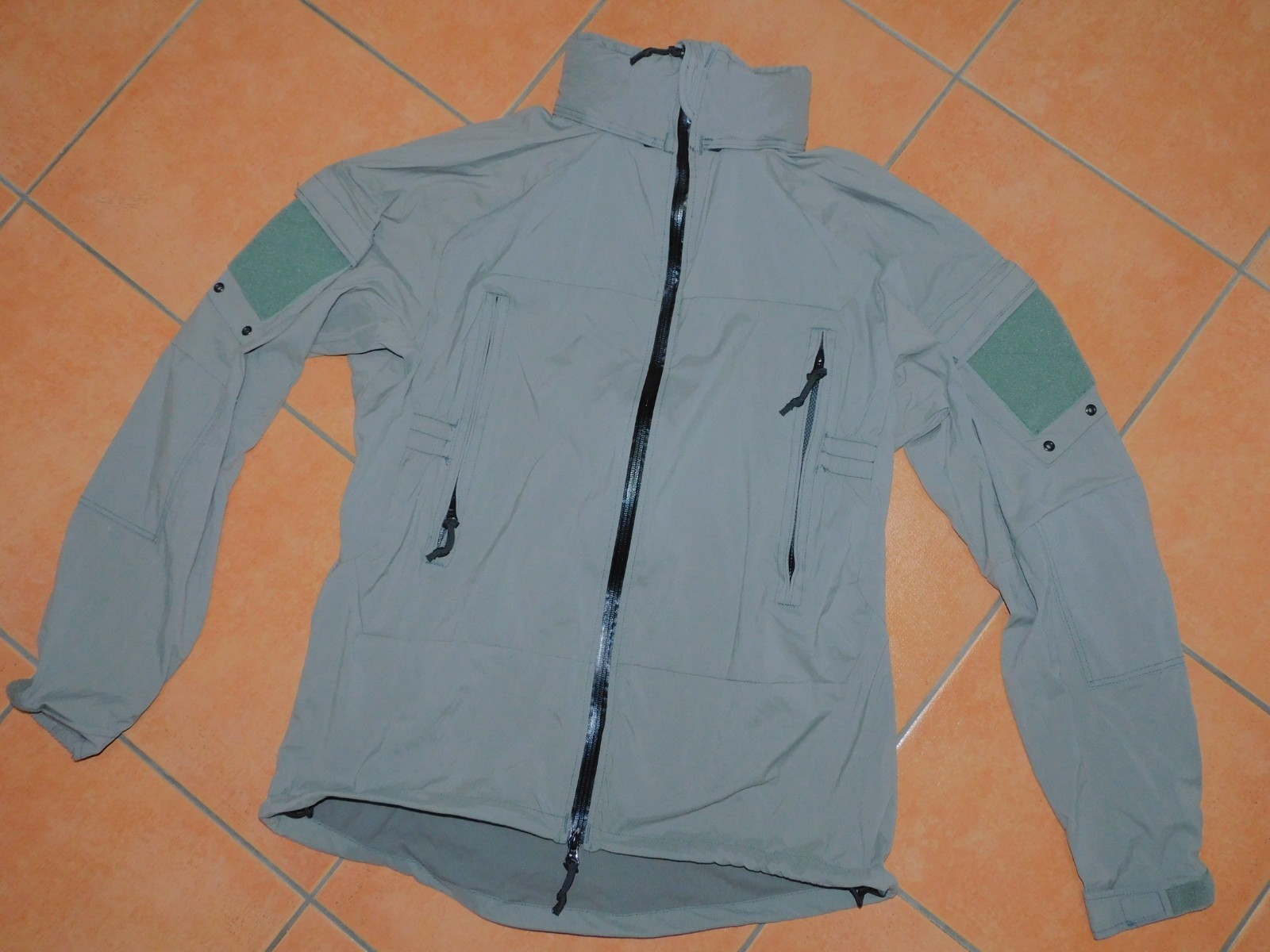 pcu orc level 5 softshell medium alpha grey mr as patagonia usgi old gen