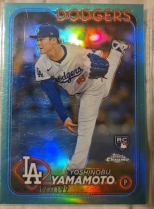 2024 Topps Chrome - Yoshinobu Yamamoto #18 Aqua Refractor 127/199 (RC)