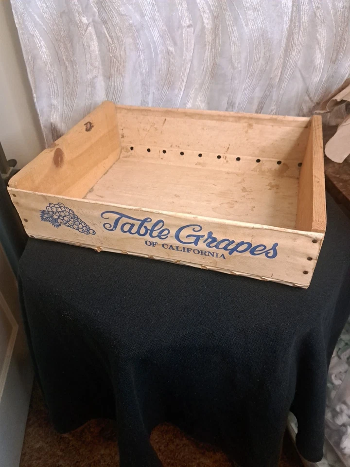 Caja de decoración rústica de uvas de mesa de gallo rojo de California A.Levy & J.Zentner Co Foto 3 de 4