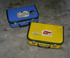2 alte Koffer Kinderkoffer 60er 70er Jahre blau gelb BRD DDR Spielzeugkoffer
