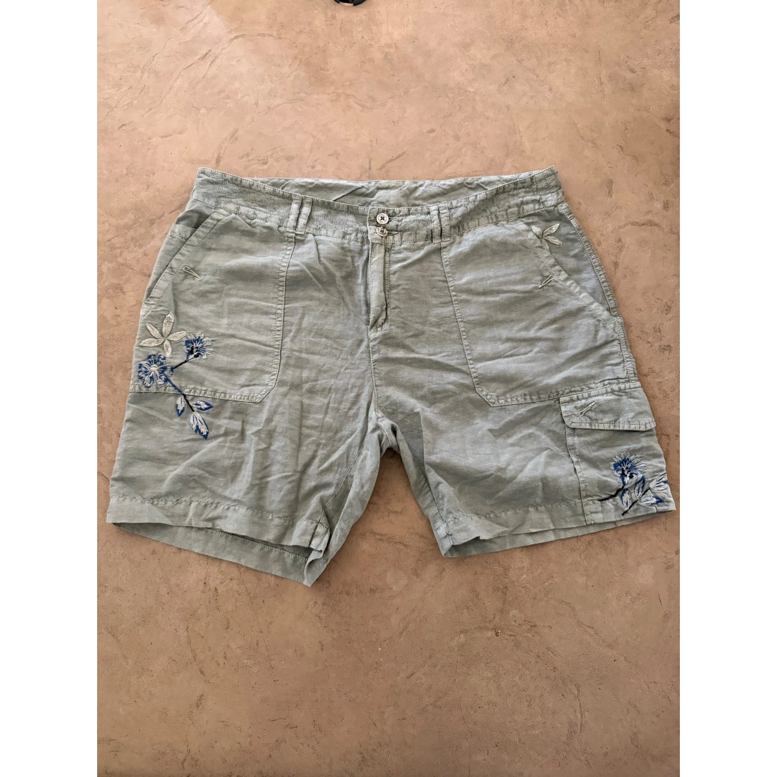 Sundance Sage Green Linen Blend Floral Embroidered Cargo Shorts Womens 12 NEW