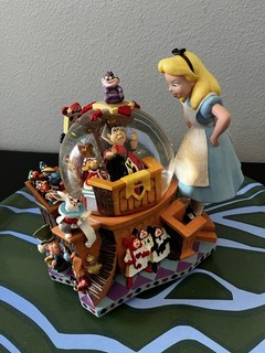 Disney Alice in Wonderland 50th Anniversary Musical Snowglobe Alice's Trial