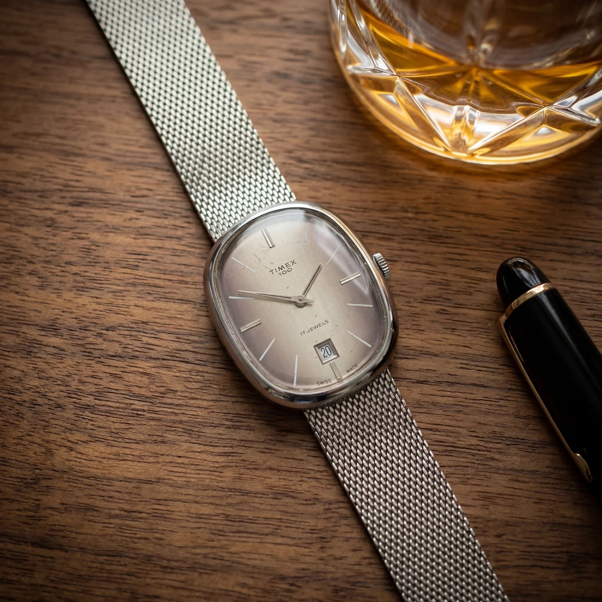 Timex 100 Vintage Swiss Made 17J Mechanical Dress Watch