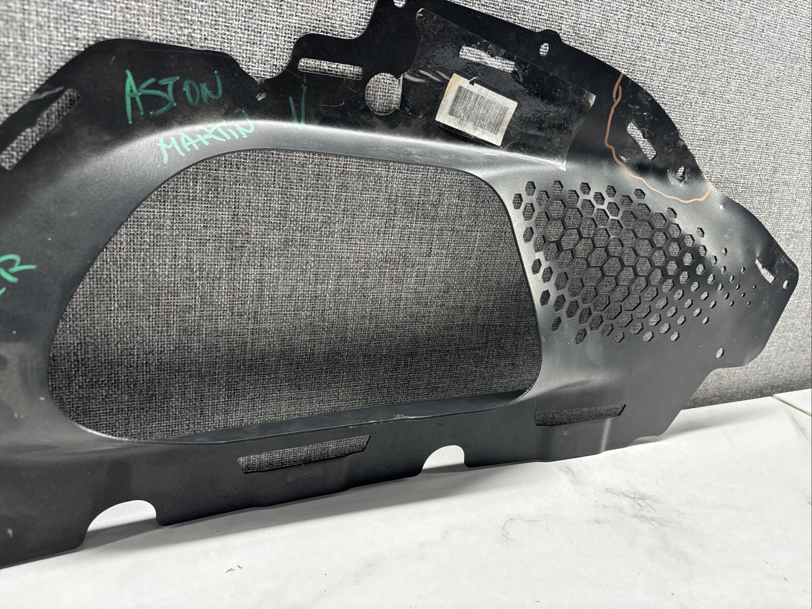 2019 -2021 ASTON MARTIN VANTAGE REAR RIGHT MESH GRILLE INSERT OEM