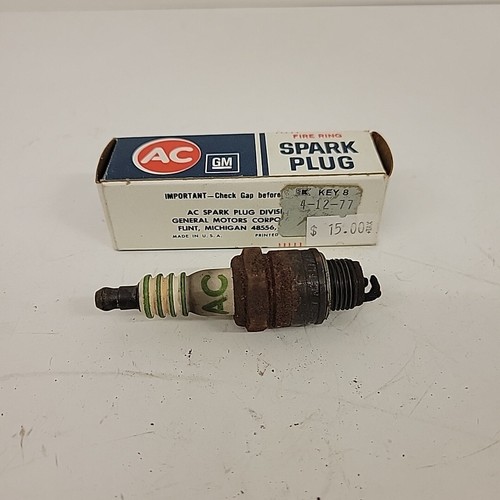 Vintage AC DELCO GM 45S Green, Fire Ring Spark Plugs #15 - Picture 2 of 5