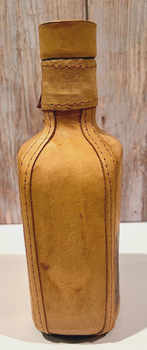 Light Beige Leather Flask Bottle Felt Bottom With Deer And Mountain Scene - Picture 5 of 11