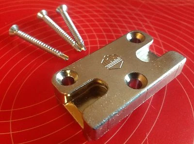 MACO 96715 / 96615B Sicherheits-Schließblech Pilzkopf inkl. 3 Schrauben