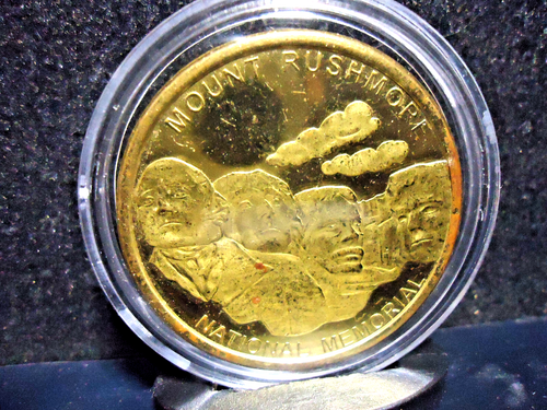 MOUNT RUSHMORE NATIONAL MONUMENT 1927-1941  "VINTAGE" TOKEN IN AIR TIGHT HOLDER - Bild 1 von 4