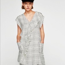 ZARA BLACK WHITE & BLACK FRAYED TWEED PLAID DRESS V-NECK SIZE SMALL
