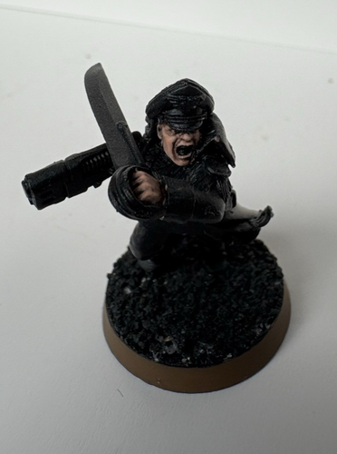 Warhammer 40k Imperial Guard Running Commisar Metal OOP - Picture 7 of 7
