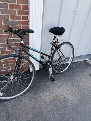 Schwinn CrissCross Hybrid Bike Vintage 90s Black Teal 700c Shimano Exage Trail 