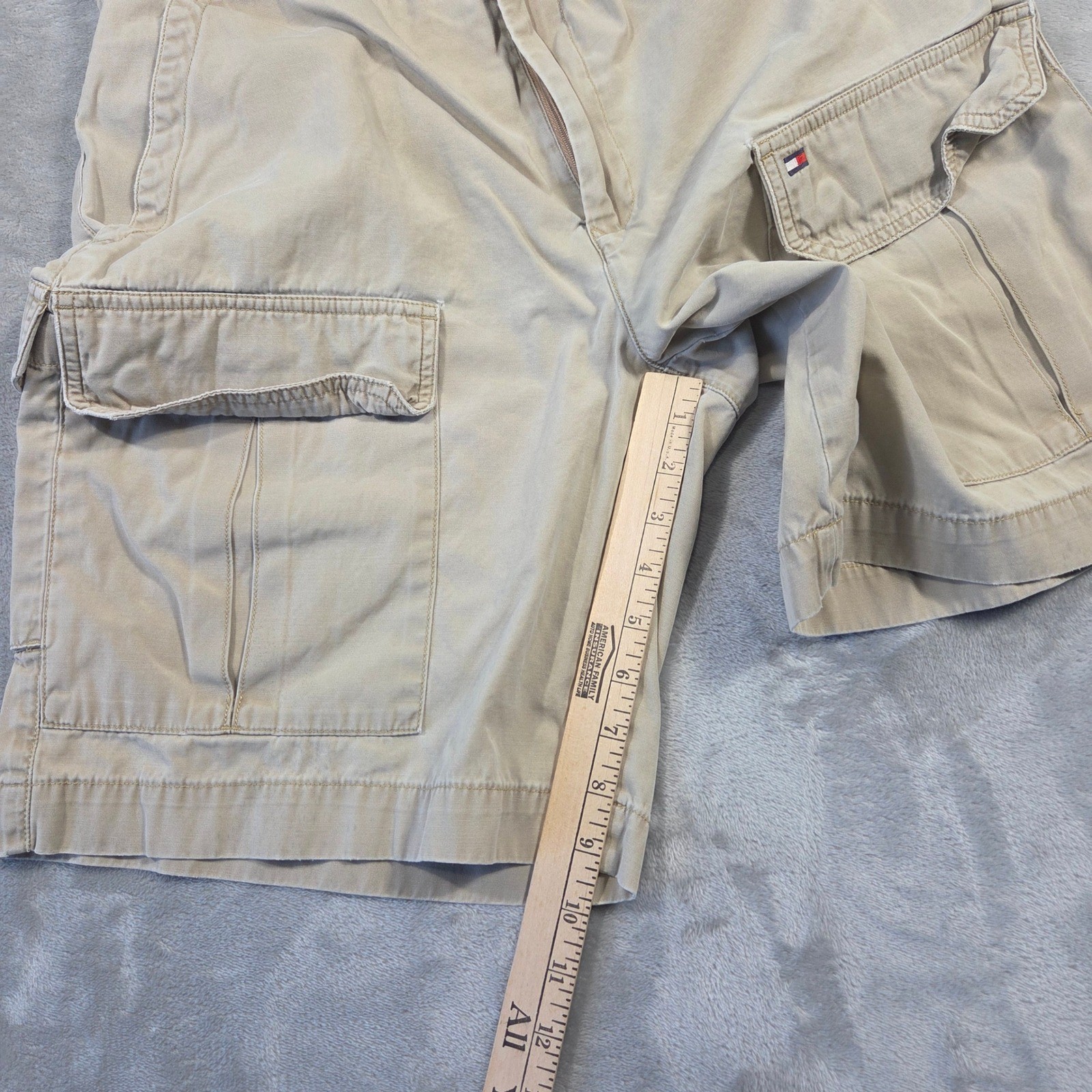 Tommy Hilfiger Mens Khaki Tan Cotton Cargo Shorts Size 33 Y2k 2000s Grunge Punk thumbnail 4