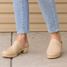 Madewell SZ 8 The Jordyn Clog in Woven Leather Desert Dune