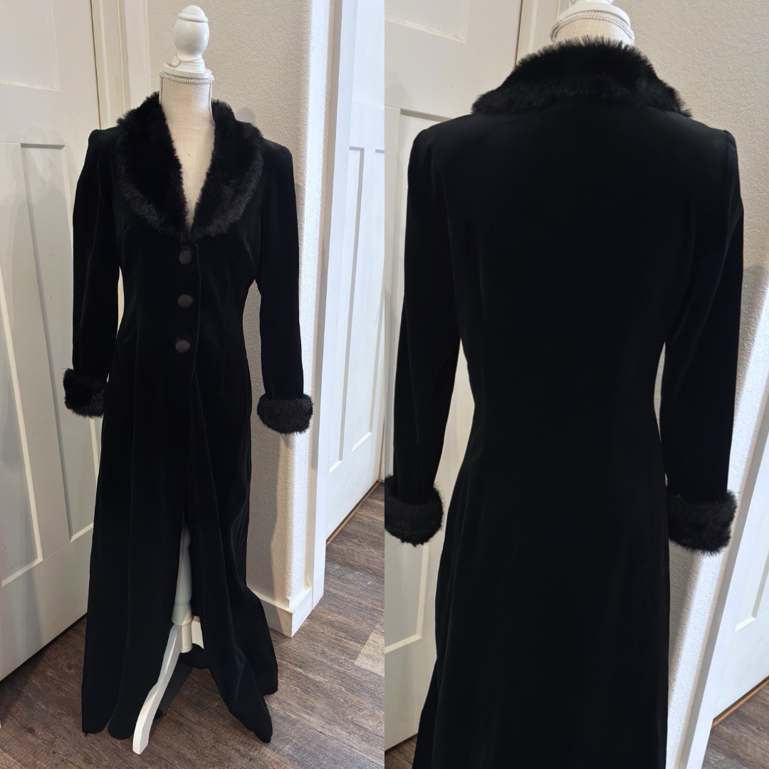 VTG 90s JS Collections Black Velvet Long Coat Faux Fur Collar Cuffs Canada