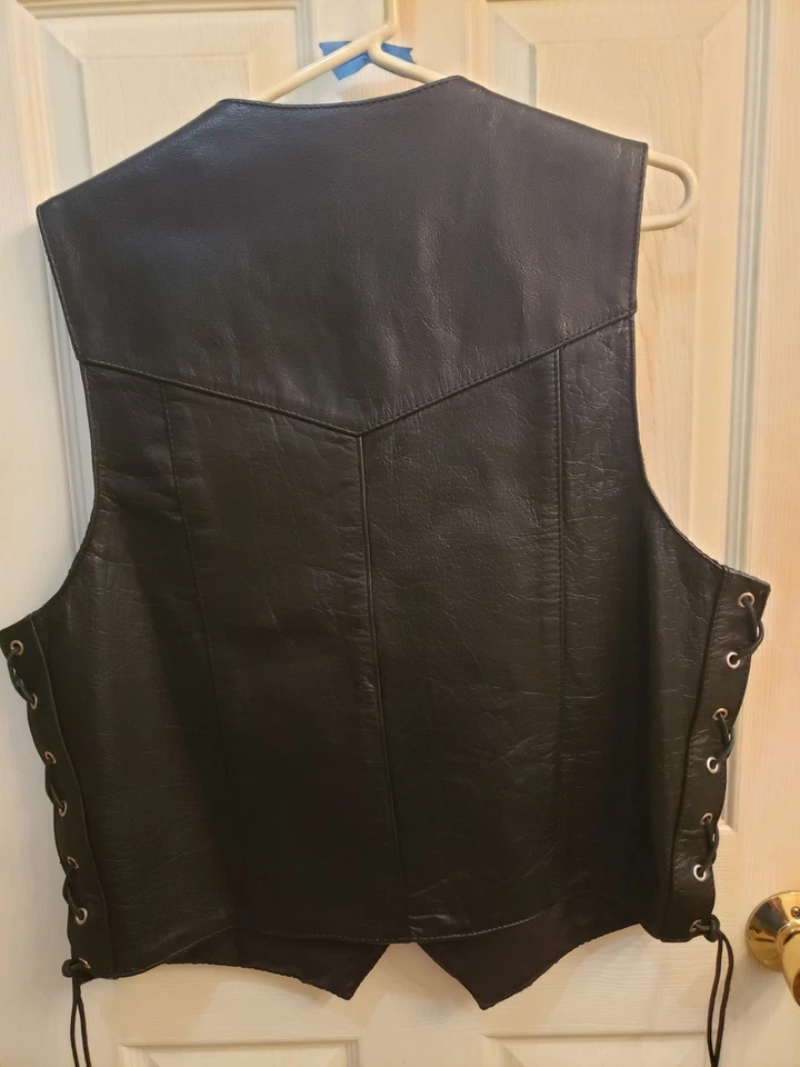 Interstate Leather Vest Mens Medium Black Motorcycle Biker Snap Adjustable Sides - Image 2 of 4