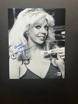 Morganna Roberts autographed signed Kissing Bandit 8x10 photo Beckett