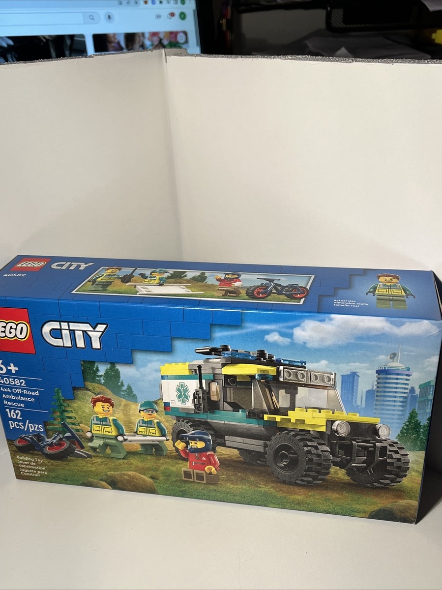 NEW Lego 40582 City 4x4 Off Road Ambulance Rescue Set Sealed