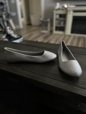 Women  s Flats