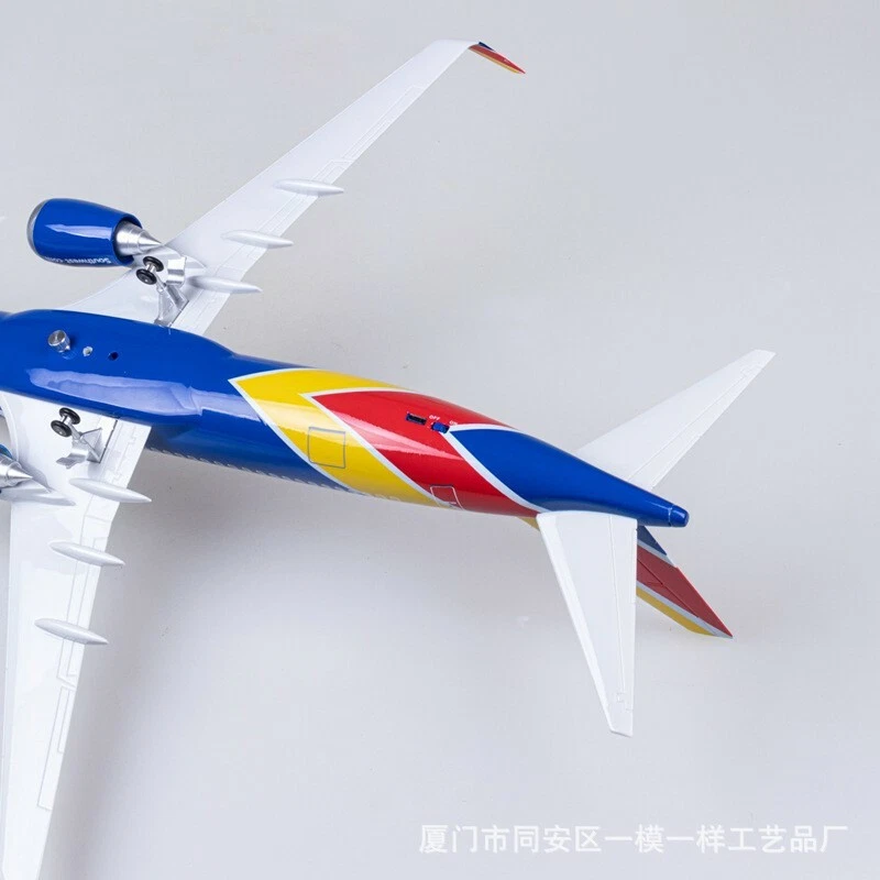 Southwest Flights 1/200 Boeing 737  Resin Passager Plane w/ Voice Light 47cm - Image 4 of 4