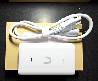 Ubiquiti UACC PoE 10G PoE 10G Power Adapter/Injector w/ Power Cord