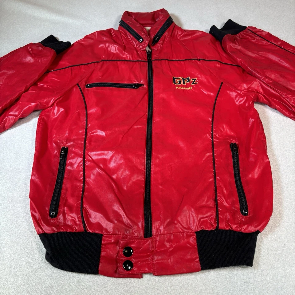 Chaqueta de satén vintage GPZ Kawasaki Swingster Bomber adulto Xs roja años 70 para hombre EE. UU. Foto 2 de 4
