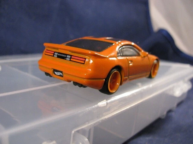 Nissan Serie 300ZX 2024 Hot Wheels Twin Turbo Naranja - con cambio de rueda de pilotos reales Foto 3 de 4