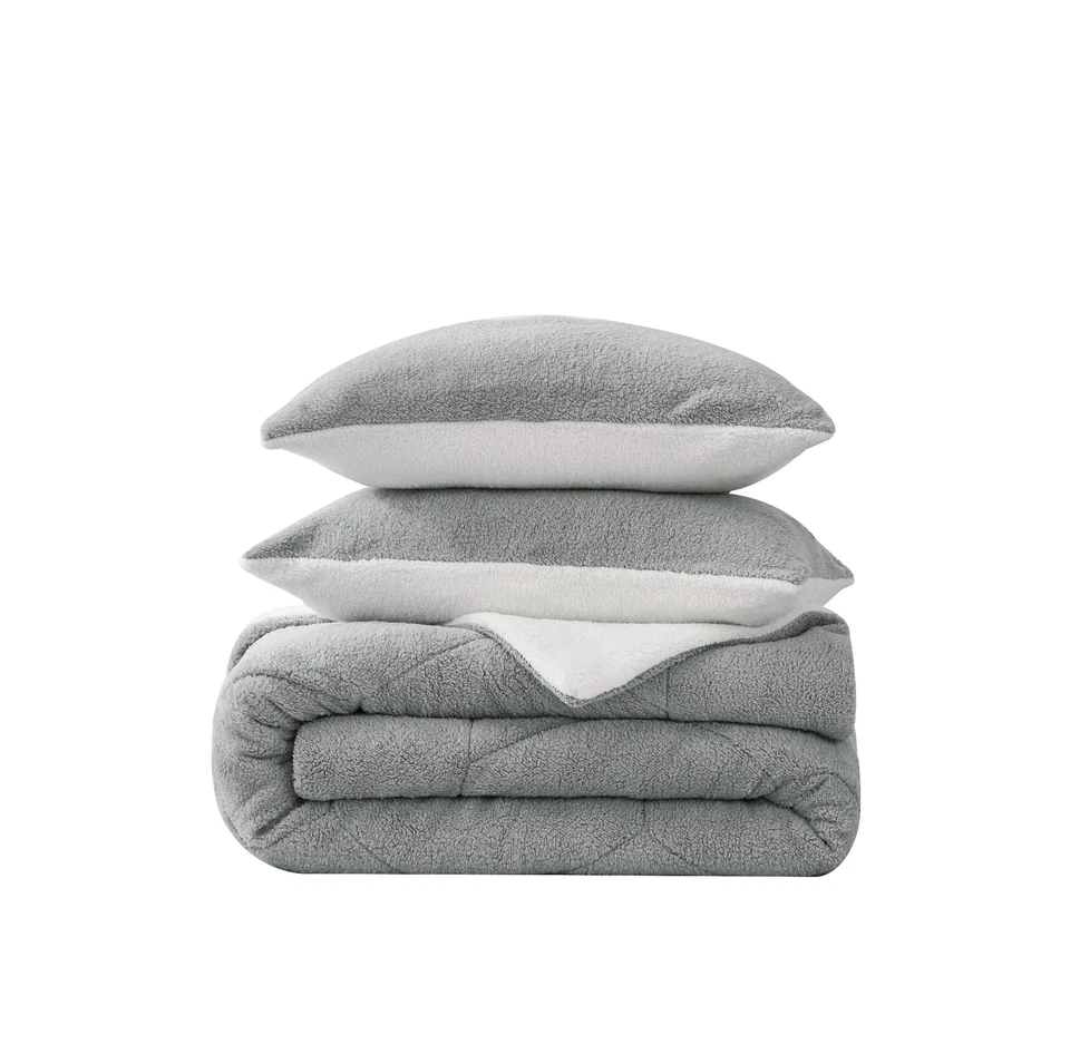 Wynne 3-Piece Honeycomb Reversible Double Sided Sherpa Comforter Set - Image 4 of 4