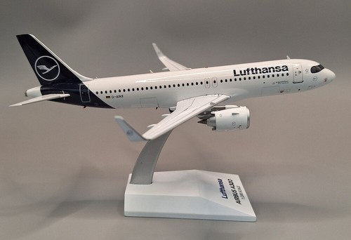 AIRBUS A320-271N LUFTHANSA REG: D-AINX WITH STAND - JFOX JF-A320-049 1/200 - Picture 3 of 6