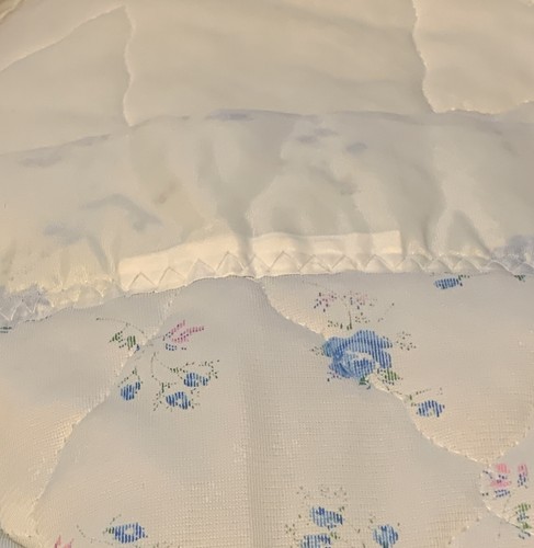 Manta de bebé acolchada con borde de cinta verde claro como nueva 36x47 azul rosa flor - Imagen 7 de 7