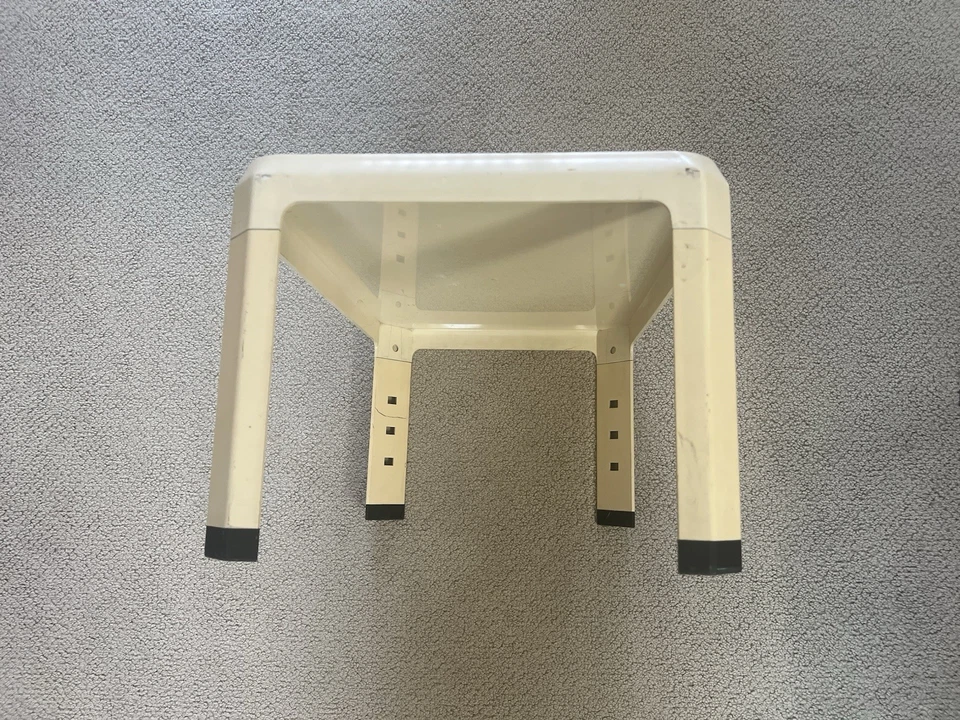 Винтажный белый/кремовый современный журнальный столик середины века Kartell - Изображение 4 из 4