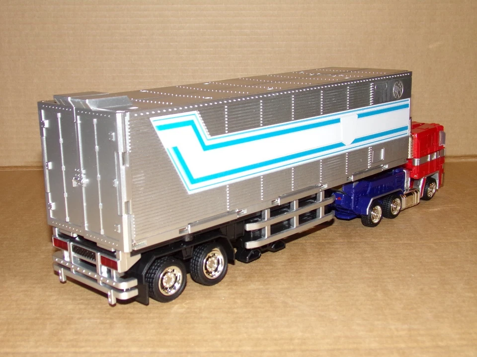 OPTIMUS PRIME KBB Deformation MP10V KO New Transformers G1 in UK - Image 3 of 4