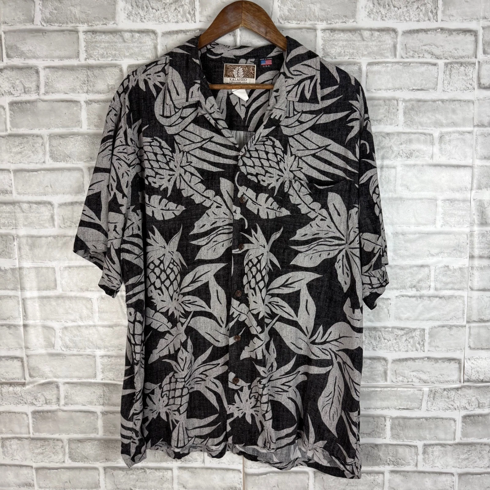 Kalaheo Hawaiian Shirt Mens 2XL Black Grey Pineapple Tropical Print Made in USA