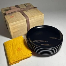 Echizen Urushi Meimei Five Plate Set Matsuba Makie with Box Elegant Kit