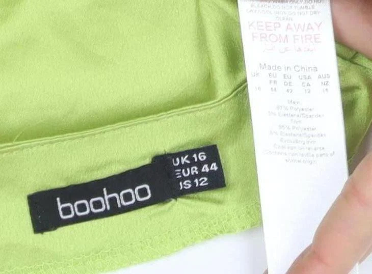 Body para mujer Boohoo verde satinado talla 16 Foto 3 de 4