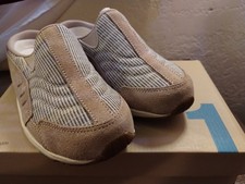 easy spirit Traveltime mules size 6.5, light brown, brand new in box